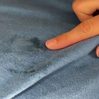 Decile chau a las manchas de grasa o aceite en la ropa con este truco fácil y casero