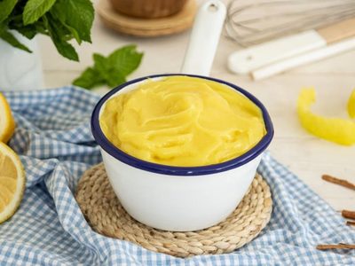 Crema pastelera de limón: la receta fácil con un truco para que salga bien cremosa