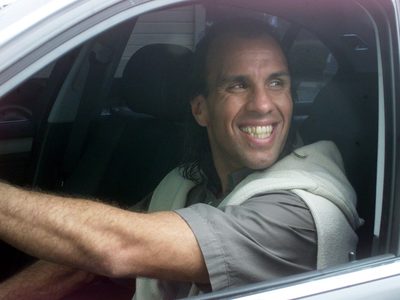 Denuncian al “Mono” Navarro Montoya por una deuda millonaria en un restaurante