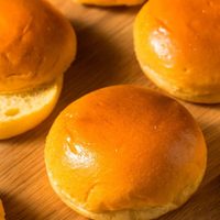 Más barato y rico que los comprados, hacé esta receta de pan de papa casero que te salva cualquier comida
