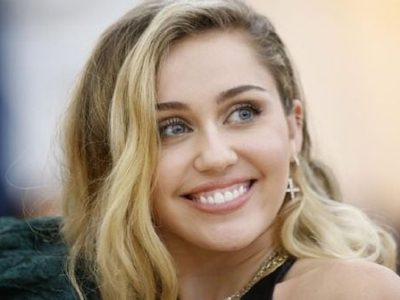 ¡Es furor!  Miley Cyrus se sumó al nuevo desafío viral de "una mujer que puede hacerlo todo"