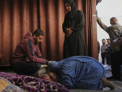 Ataques israelíes matan a decenas en Gaza mientras Egipto ofrece una propuesta de alto el fuego