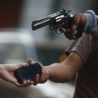 Terror en el conurbano: le robaron y le dispararon a un hombre para llevarse su auto