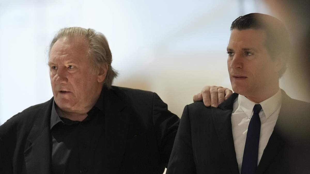 Gerard Depardieu y su abogado Jeremie Assous