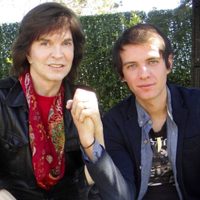 Tras nueve meses del fallecimiento de Camilo Sesto, su hijo anunció un nuevo proyecto en su honor