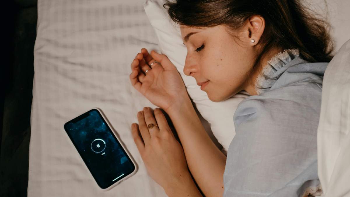 Crea un ambiente de sueño relajante, oscuro, silencioso y fresco.