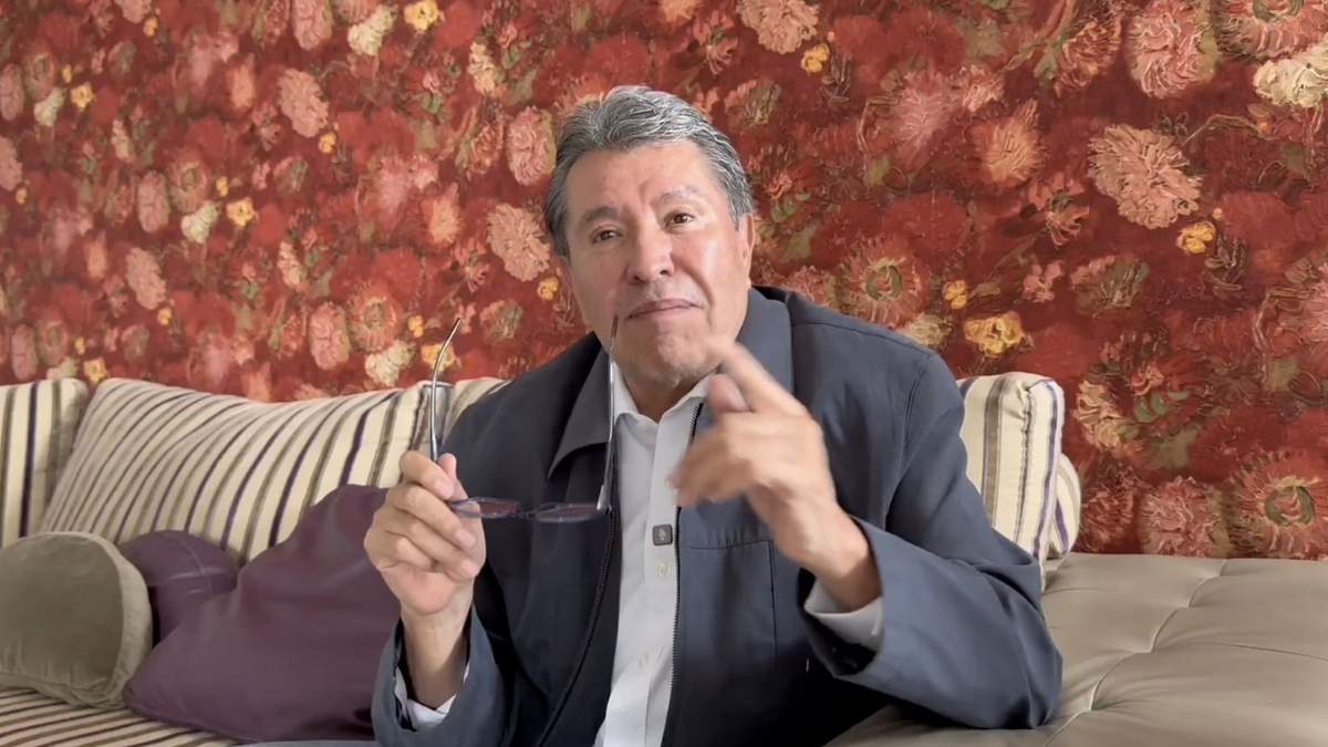 El coordinador de los diputados morenistas