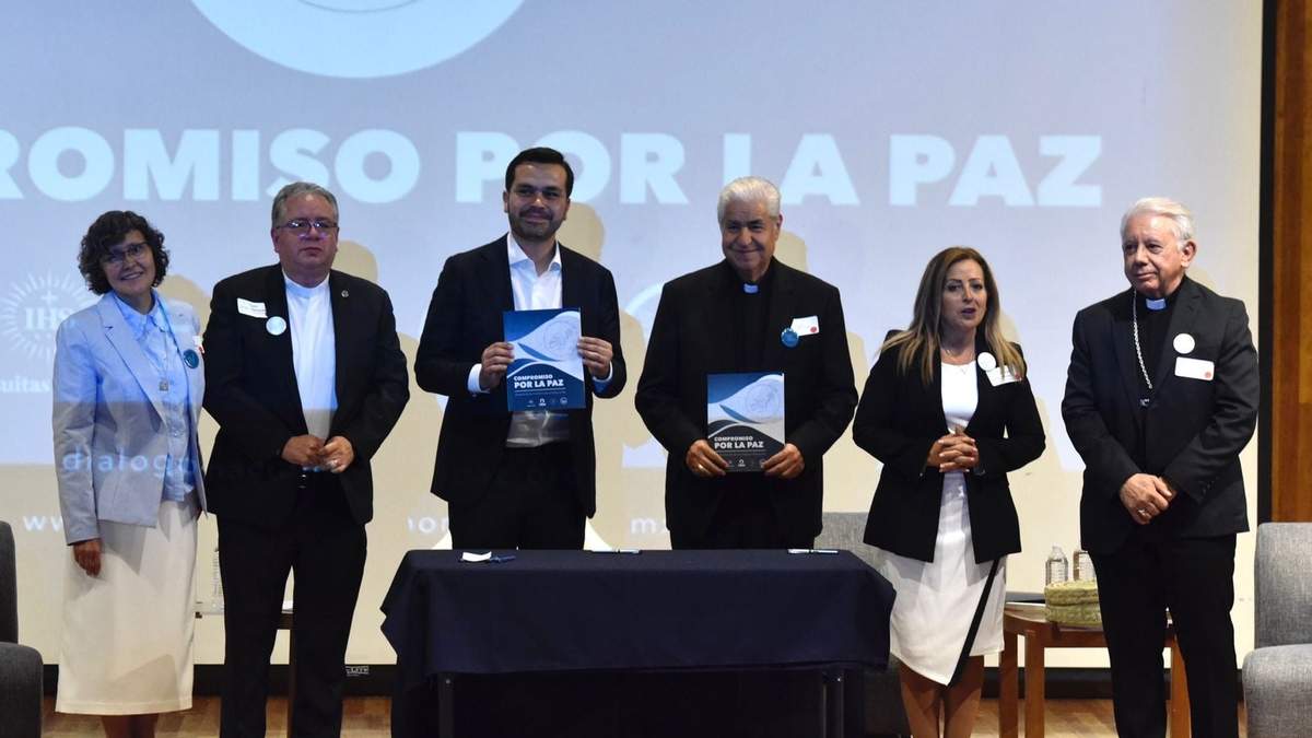 Firma del "Compromiso por la Paz"