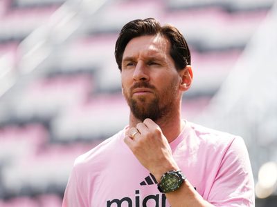 Nadie lo esperaba: la crítica de Brad Pitt hacia Lionel Messi que sorprendió a todos
