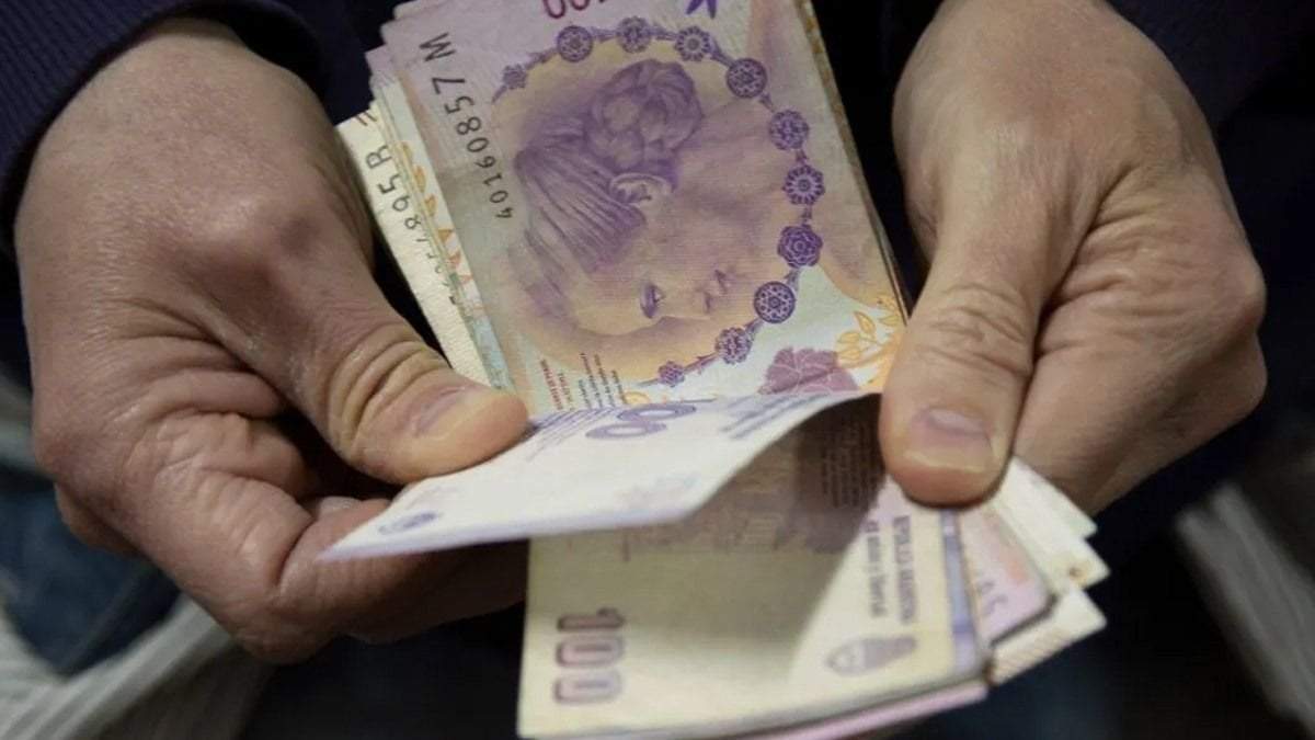 El salario mínimo no supera los $ 30.000. Fuente: (Twitter)