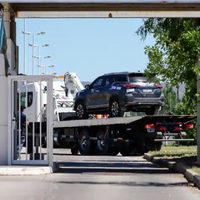Allanaron la casa de Gloria Ruiz y le secuestraron una camioneta