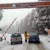 Turistas santafesinos denunciaron un robo millonario en el estacionamiento de Cerro Bayo