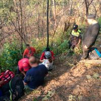 Pareja de EU resulta herida al desplomarse el parapente que planeaban en Valle de Bravo