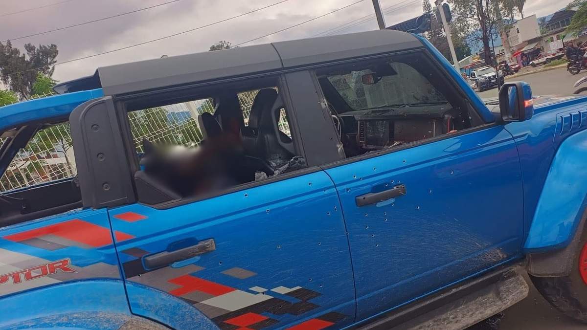 La camioneta en la que viajaban las víctimas
