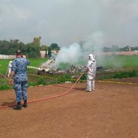 Dos aeronaves de la FAM chocan durante práctica acrobática (Videos)