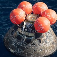 Cápsula Orión regresa a casa tras vuelo de prueba a la Luna