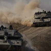 Israel bombardea con artillería territorio sirio en respuesta a un ataque