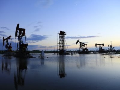 Suben un 4% los precios del petróleo