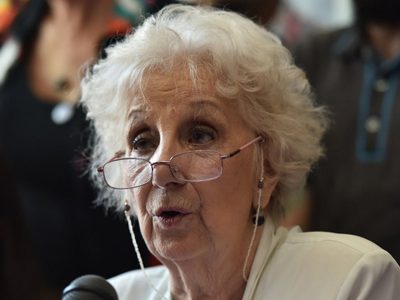 Estela de Carlotto sobre el banderazo: "Si después les falta una cama, va a ser por culpa de ellos"