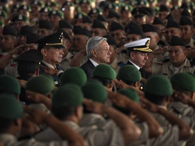 AMLO y militares en el gobierno: Seducción de armas y poder
