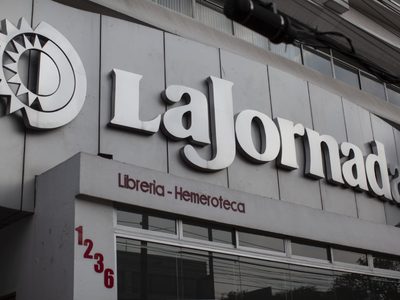 Amenazan con estallar huelga en "La Jornada"; trabajadores rechazan el paro