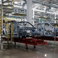 Reforma eléctrica y autos chocolate meten reversa a la industria automotriz