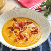 La receta de sopa otoñal al horno que no vas a dejar de hacer una vez que la pruebes