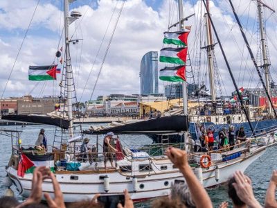 La flotilla más grande con ayuda humanitaria zarpó con destino a Gaza