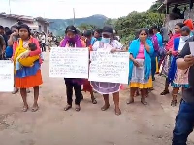 Hospitalizan a 14 alumnos y tres maestros intoxicados con pastel en Chilapa, Guerrero