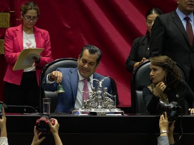 Gutiérrez Luna explica así el “voto fantasma” de Pedro Haces: “fue una intermitencia de internet”
