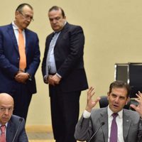 Dinero a partidos: otra bofetada a los mexicanos