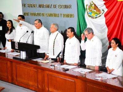 Llama AMLO a la reconciliación en Tabasco tras acudir a toma de protesta de Adán Augusto
