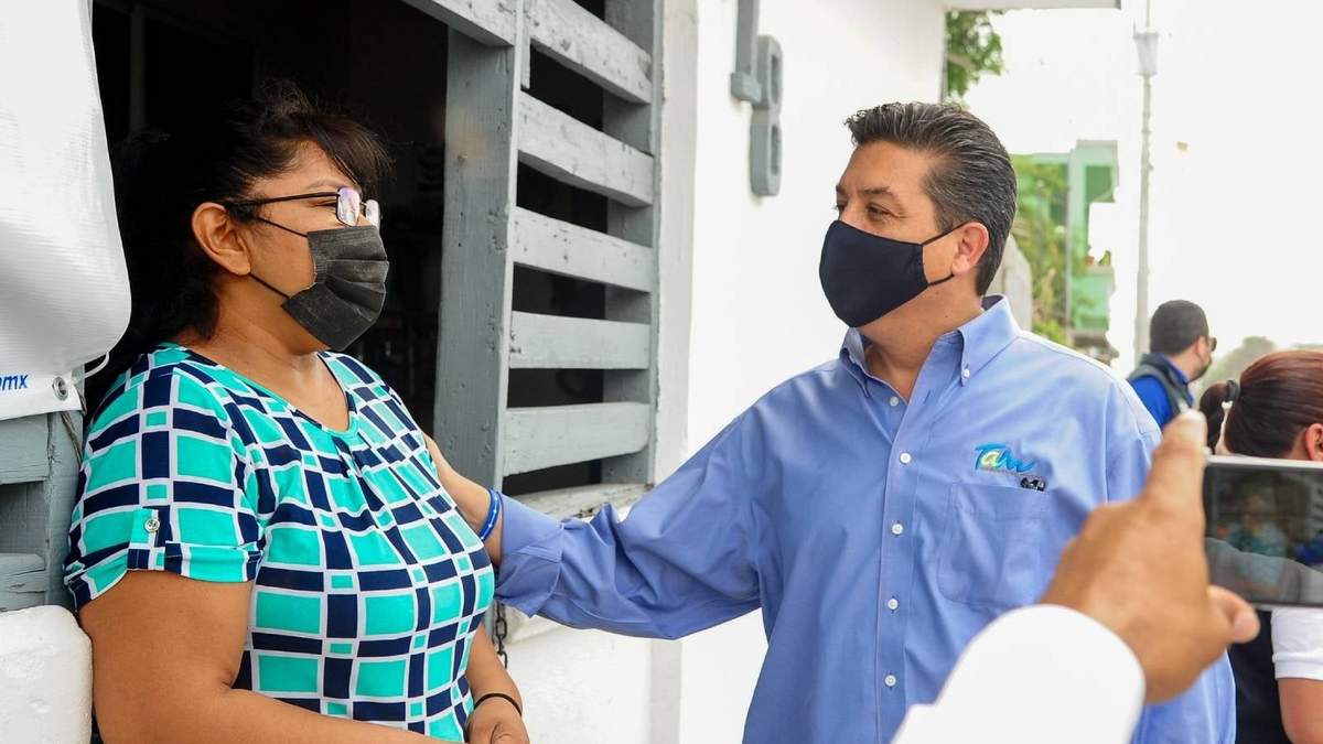 El gobernador ha tuiteado esta semana imágenes de actividades públicas