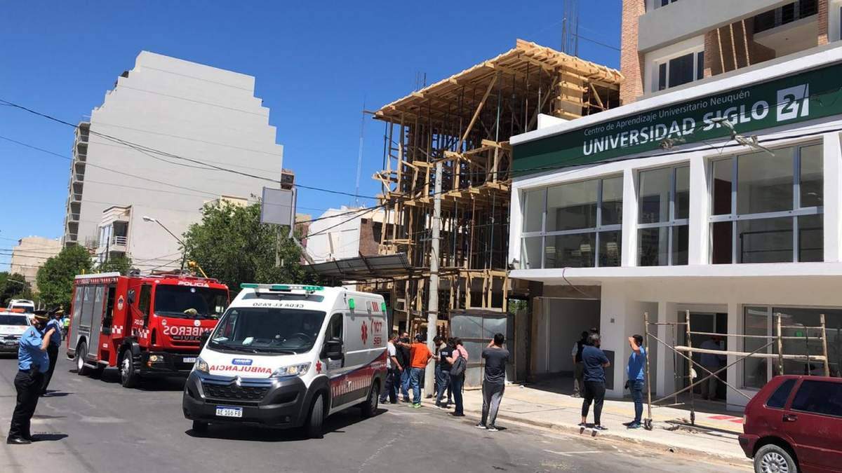 Edificio derrumbado. Fuente: (Twitter Nicolás Tamborindegui)