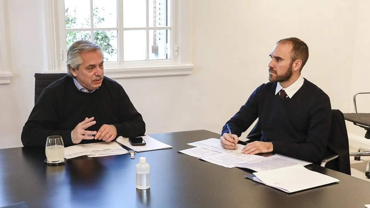 Alberto Fernández y Martín Guzmán. Fuente: (Twitter)