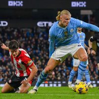 Haaland y Álvarez salen al rescate de Manchester City en victoria ante Brentford