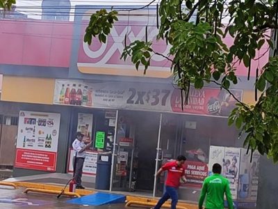 Tabasco: Atacan a policías ministeriales y queman un Oxxo (Videos)