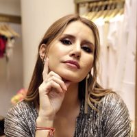 Transformación de imagen: Mica Tinelli enfrenta un doloroso tratamiento