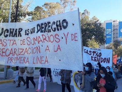 Autoconvocados del Castro Rendón exigen doble aguinaldo