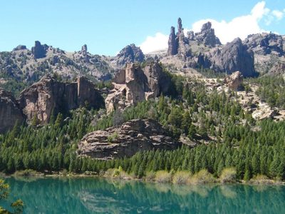 Valle Encantado: a la vera del río Limay, una propuesta para quienes visiten la cordillera