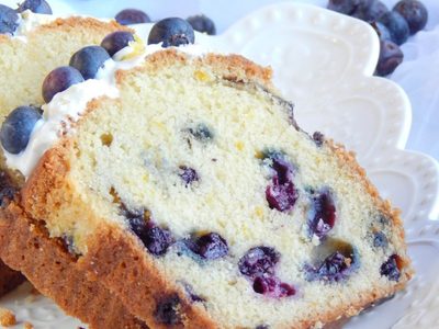 Torta de limón con arándanos y yogur: la combinación de 3 sabores que endulzará tu paladar en la merienda