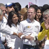 Con el fantasma del "voto cruzado" y ante unas 10 mil personas, Anaya cierra campaña en el Ángel con elogios al PRD