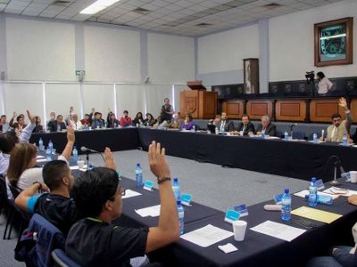 La UAQ condena represión a ciudadanos que defendían patrimonio del Centro Histórico