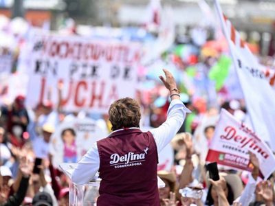 Delfina Gómez pide a sus seguidores "arrasar" en el Edomex