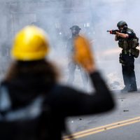 Trump pide a gobernadores 'dominar” y 'arrestar” a manifestantes