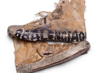 Balenciaga vende tenis con apariencia de estar sucios, rotos y desgastados en 42 mil pesos