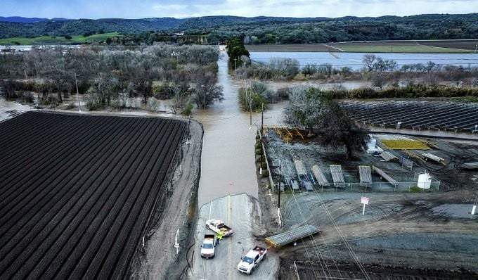 Tormentas azotan California
