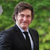 Revés para Javier Milei: un fiscal definió que sus tweets lo representan como presidente y no son del ámbito personal