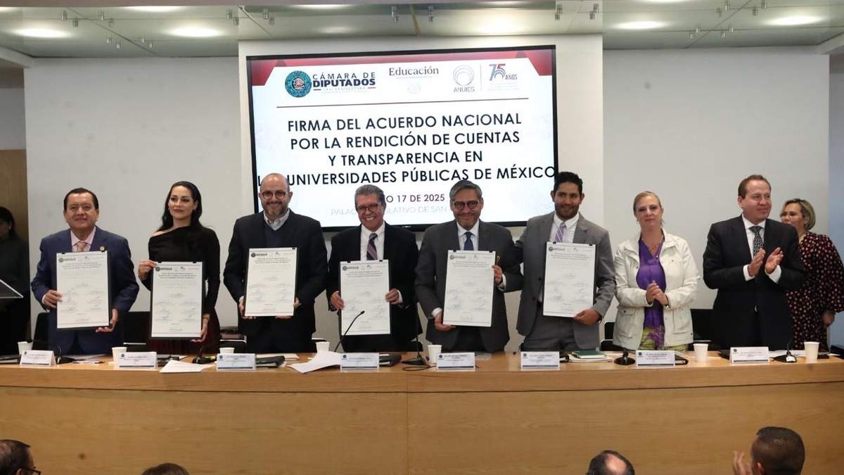 Firma del acuerdo nacional por la rendición de cuentas en universidades públicas en México, en la Cámara de Diputados