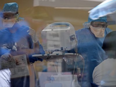 Muerte, confinamiento y masas